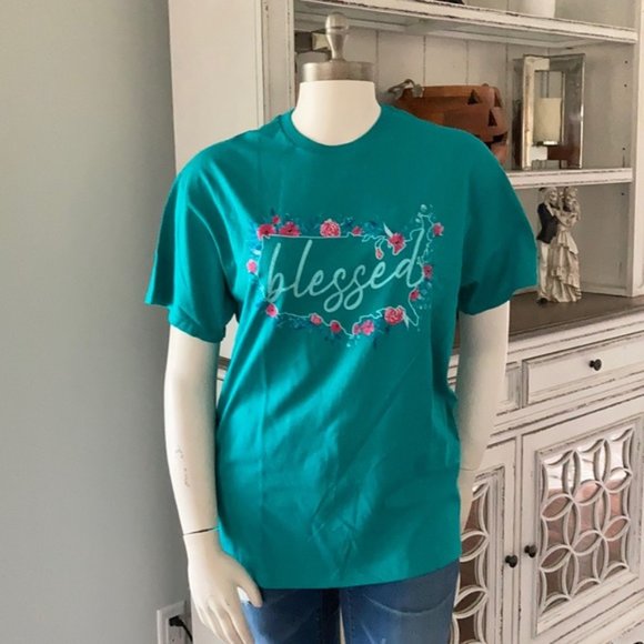 “Blessed” Floral Patriotic United States T-Shirt, WSpTop13 - Picture 2 of 5